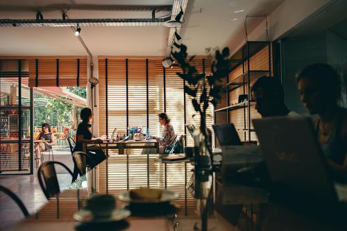 Den Field Service aus dem Coffee-Shop leiten