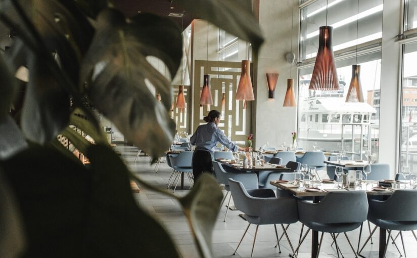 Die Renaissance der Tischmanieren: Warum gutes Benehmen im Restaurant wieder geschätzt wird